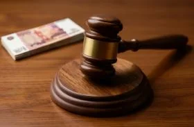 КС РФ разъяснил, как взыскивать расходы на юрпомощь при уступке прав