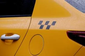 Штрафы для таксопарков за отсутствие страховки стали меньше