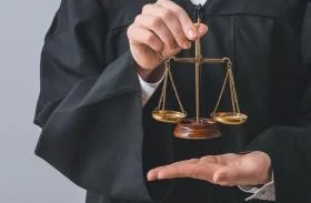 Когда можно забрать единственное жилье должника: разъяснения ВС РФ